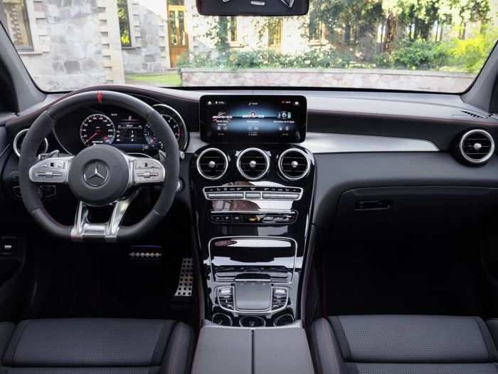 The car features swanky new generation telematics and is equipped with Mercedes me connect that offers multiple convenient connect features like remote lock/unlock, car locator, speed monitor, emergency e-Call, which are accessible from the customer’s smartphone/tablet.