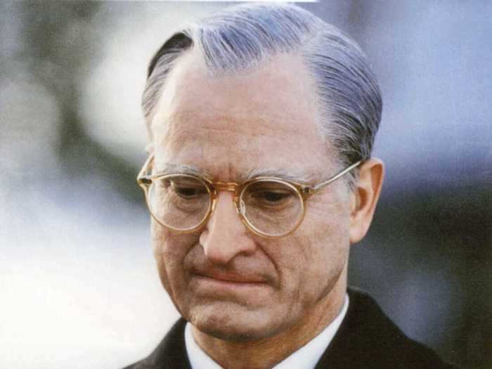 Gary Sinise wore a prosthetic nose to play Harry S. Truman in the 1995 HBO film "Truman."