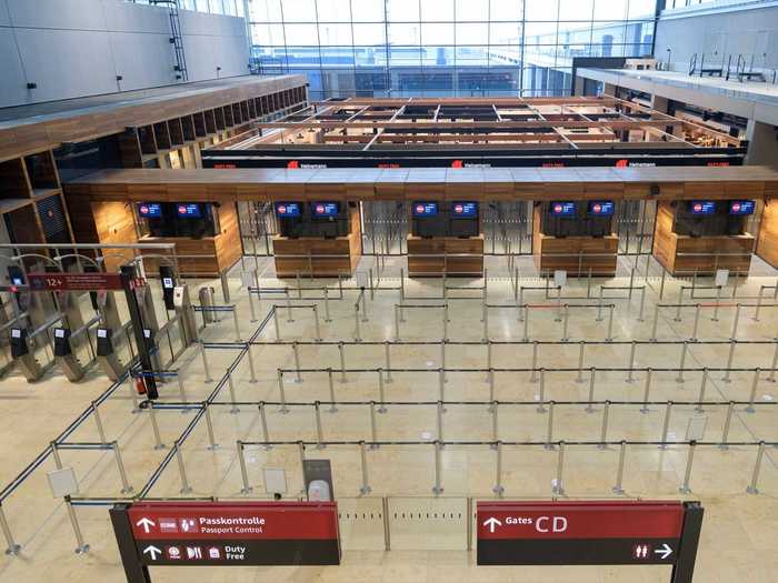 Passport control features both the standard checkpoint and electronic gates with European Union passport holders.