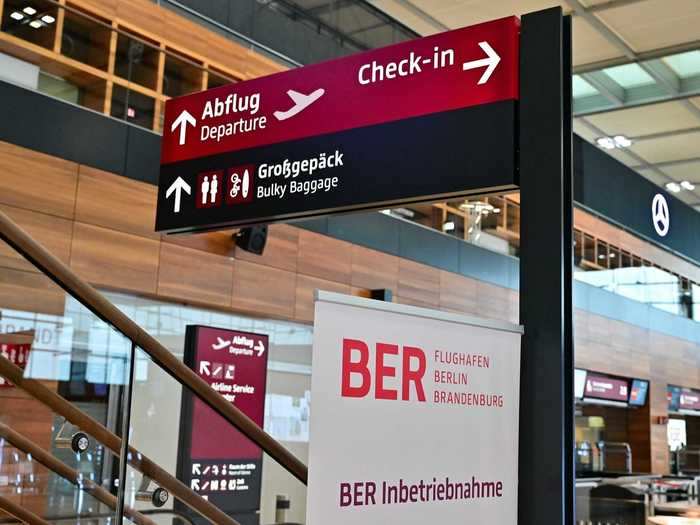 The departure gates are then just an escalator ride away, following by a trip through the security checkpoint with 36 screening lanes.