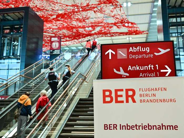 Below the check-in area is the arrivals hall with eight baggage carousels.