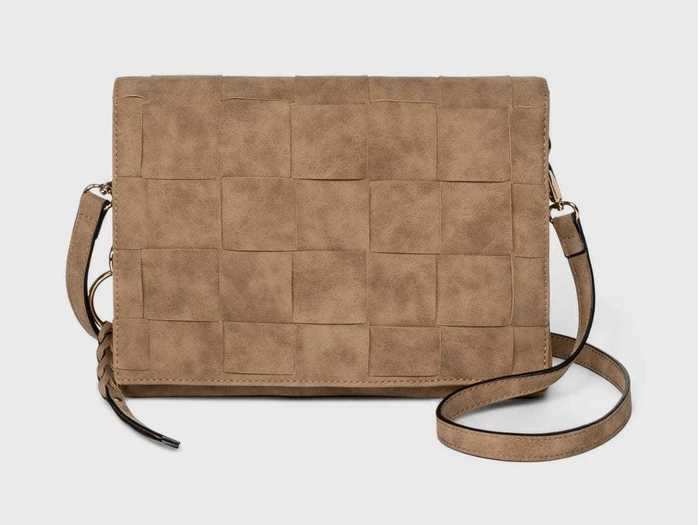 This pretty, neutral-toned purse will be your new go-to.