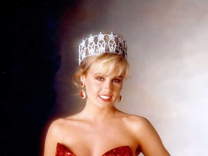 Kelli McCarty won Miss USA in 1991 in a dazzling red dress.