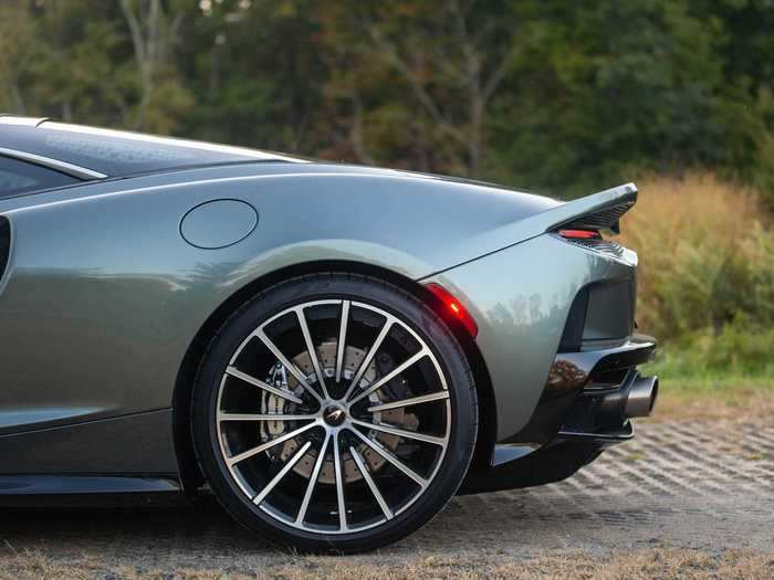 The GT had 15-spoke forged wheels — 20-inch ones in the front and 21-inch ones in the rear.