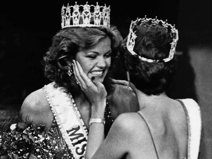 1983: Miss California Julie Hayek