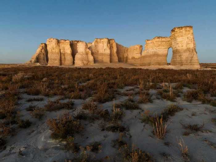 KANSAS: Monument Rocks