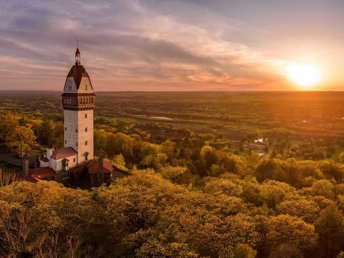 CONNECTICUT: Heublein Tower