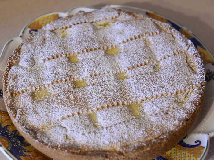 A light dusting of powdered sugar is a fast way to dress up your pie.