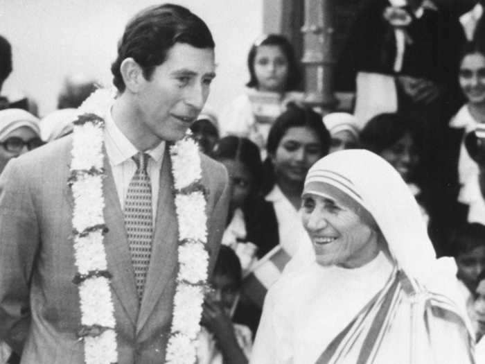 1980: Prince Charles met Mother Teresa in Calcutta, India. He also published a children