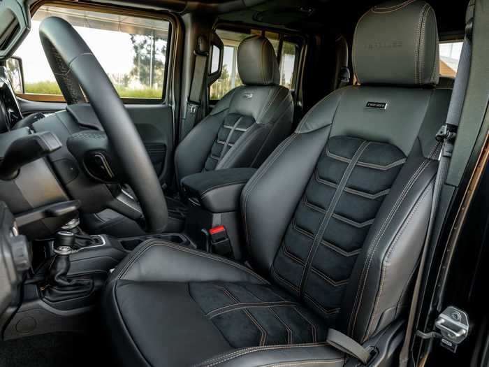 As one might expect from a vehicle that starts at over $200,000, the Hercules 6x6 has a pretty luxurious and highly customizable interior.