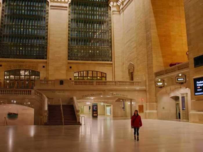 Grand Central Station is somehow empty when Lily is there.