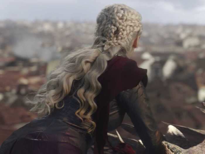 Daenerys was in a new costume for her attack on King