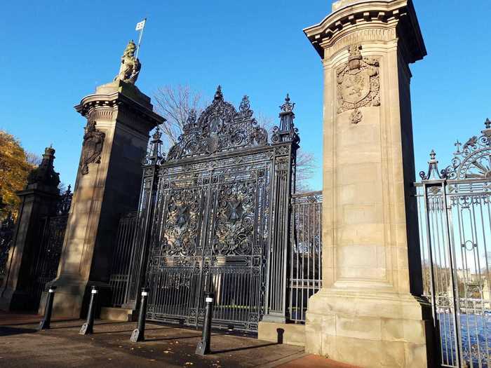 The palace gates reminded me of Buckingham Palace and did not look very inviting.