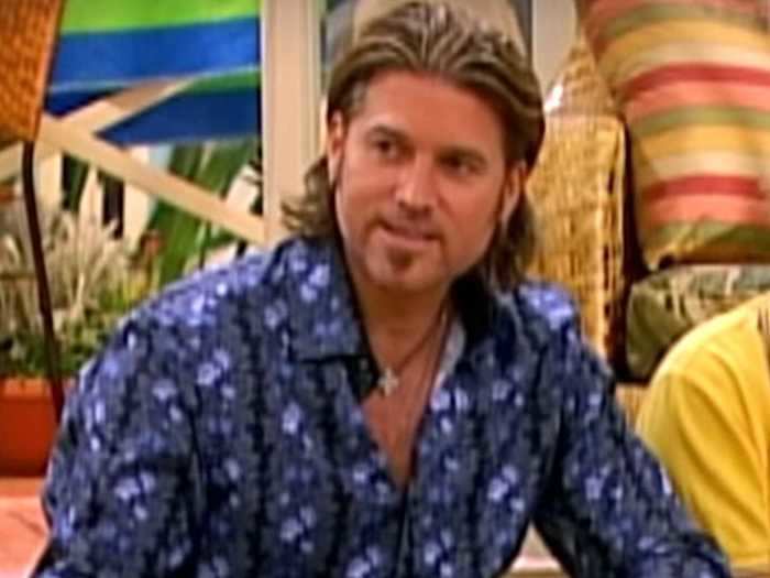 Billy Ray Cyrus starred as Robby Ray Stewart, Miley