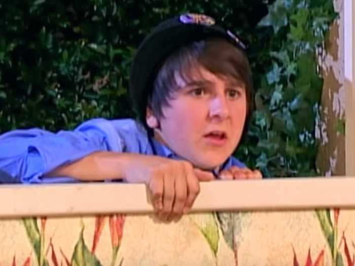 Mitchel Musso played Oliver Oken, the best friend of Miley and Lilly.