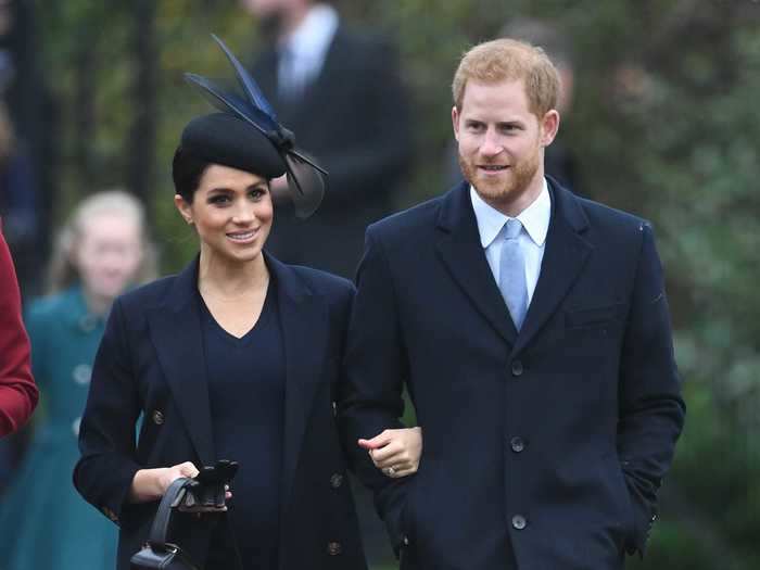 For her second annual Christmas service appearance, Markle opted for a more toned-down, all-black outfit.