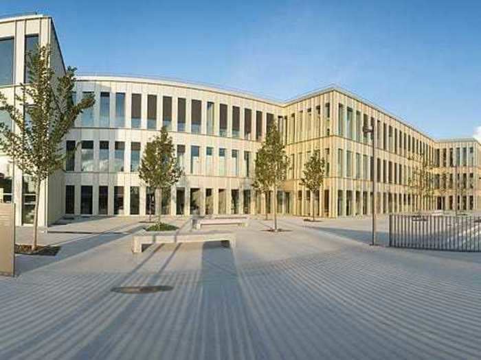 22. HEC Paris