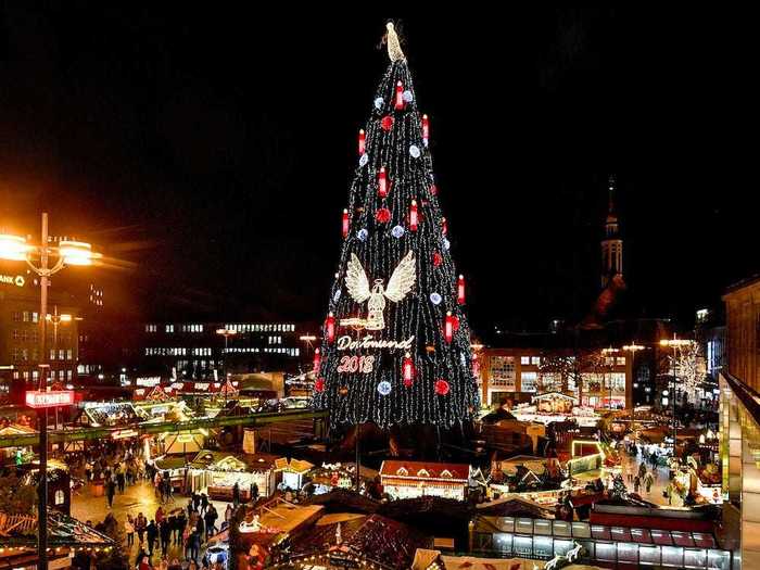 BEFORE: In Dortmund, the Christmas tree is the annual attraction as it