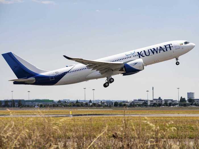 Kuwait Airways took delivery of the first A330-800neo on October 29 and began passenger flights with it in November between Kuwait City and Dubai.