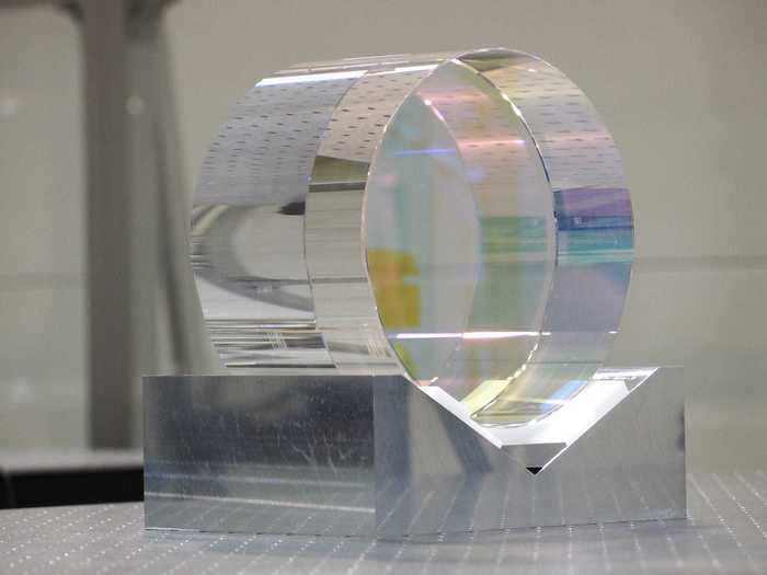 KAGRA is also the first detector to cryogenically chill its mirrors, reducing false signals from the moving molecules.