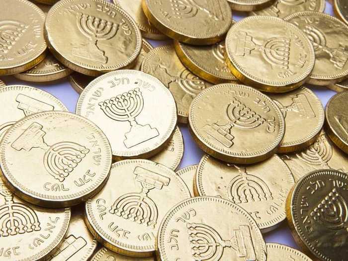 Chocolate coins, also known as "gelt" (Yiddish for "money"), make great gifts and add a decorative touch to any table.