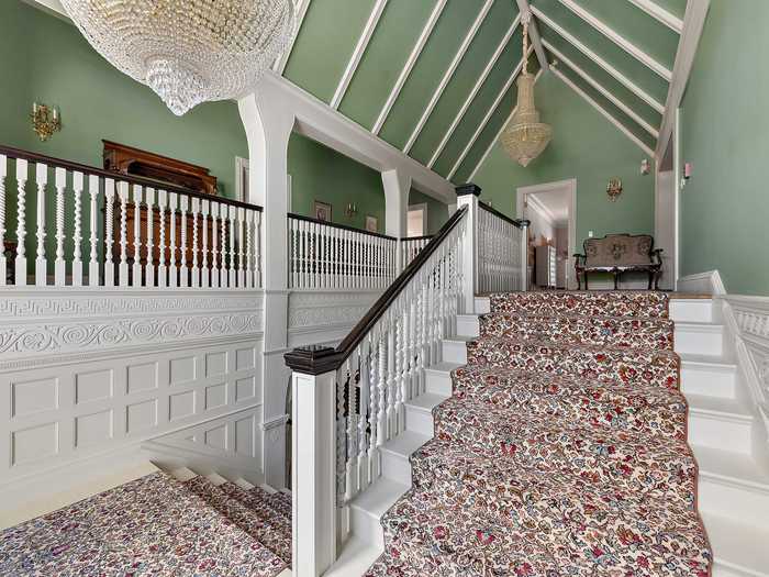 ... and coffered ceilings.