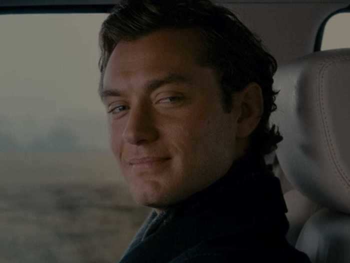 Jude Law plays Graham, Iris