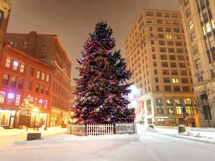 Portland, Maine, is a charming New England city all year round, although it really comes alive during the holiday season.