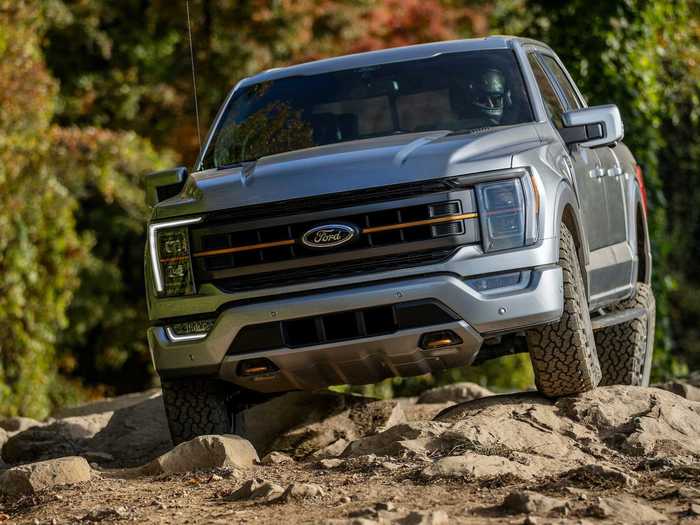 The F-150 Tremor also comes with a Rock Crawl mode that locks the rear differential, turns off stability and traction control, reduces throttle response, and brings the 360-degree camera view up on the center screen.