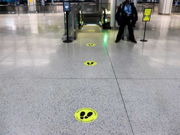 Just like with the waiting area, social distancing placards created a path to the platform.
