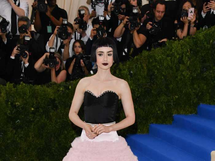 Lily Collins looked like a completely different person in a short black wig at the 2017 Met Gala.