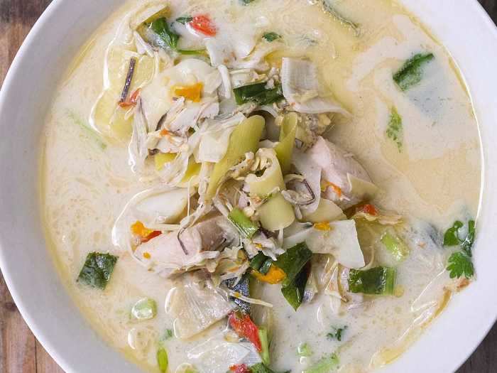 You can also make chicken soup in a slow cooker.