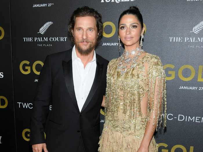 2017: McConaughey openly praised Alves for supporting him and moving the family to Thailand as he filmed "Gold."