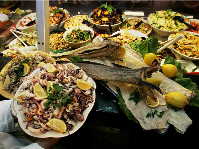 In some Italian households, the "Feast of the Seven Fishes" is celebrated on Christmas Eve with - you guessed it! - seven kinds of fish or other seafood.