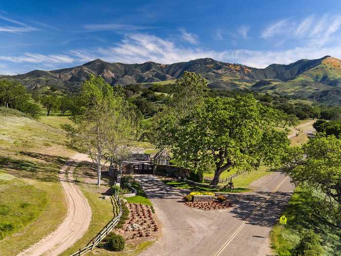 There are several possible reasons why Sycamore Valley Ranch had trouble selling.