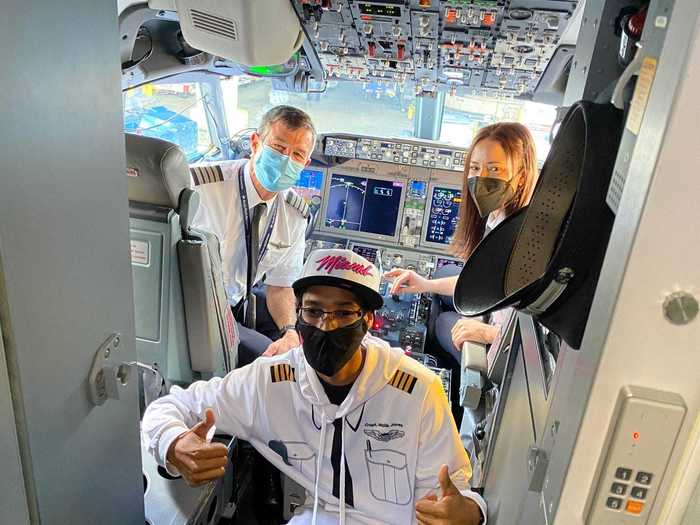 Our Captain Sean Roskey, a 29-year veteran, thanked his American and Boeing colleagues for their hard work in bringing the Max back to service, adding, "I feel so confident about the plane that I bought my mother along for the trip."