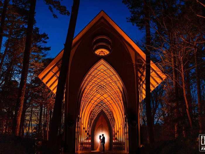 Many photographers highlighted couples from far distances.