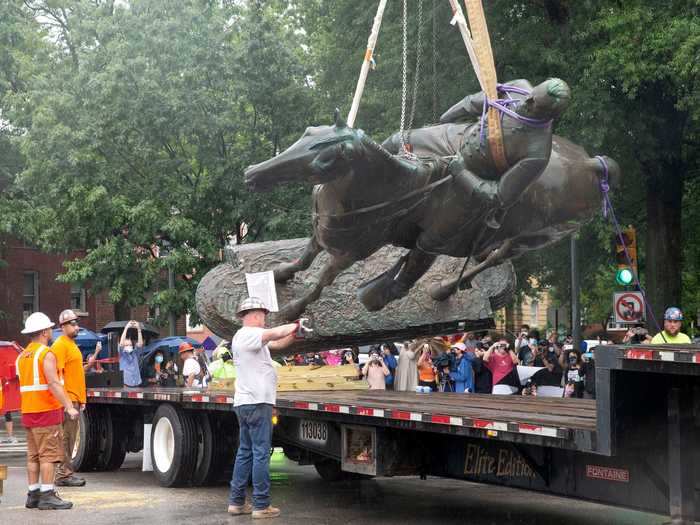 Statues of the Confederate General Stonewall Jackson were also removed.