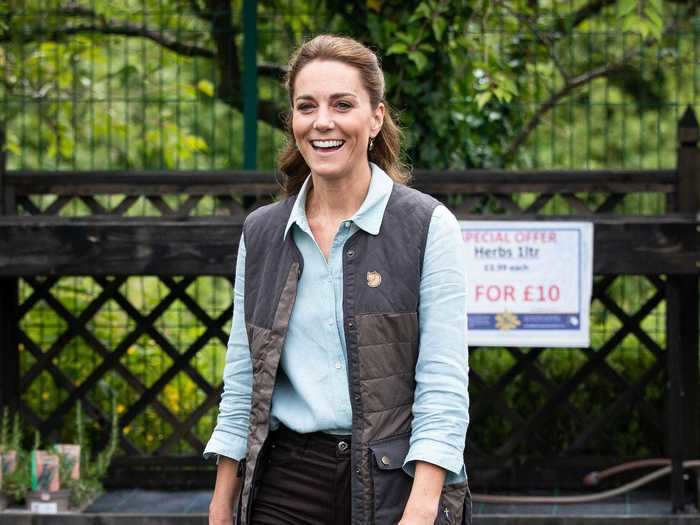 Middleton arrived at a gardening center in a casual outfit with a pair of sneakers.