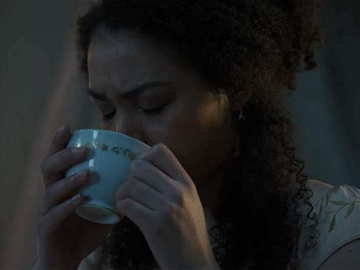 Marina seemingly tries to terminate her pregnancy with an herbal tea.