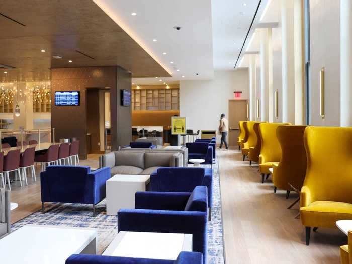 The Metropolitan Lounge, formerly known as ClubAcela, has the capacity for around 100 visitors and has a design that rivals some airport lounges.