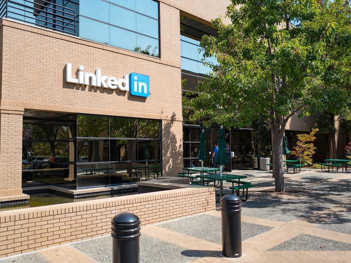 13. LinkedIn has an overall company rating of 4.4.