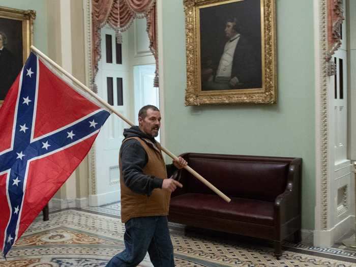 capitol coup confederate flag