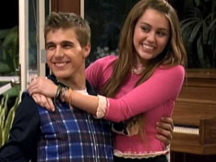 Cody Linley, who played love interest Jake Ryan, said that the cast "bonded over ping pong" when they weren