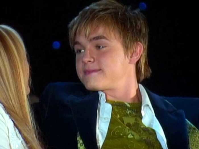 On season two, Jesse McCartney met Hannah backstage at one of her concerts and invited her to hang out with him and his friends.