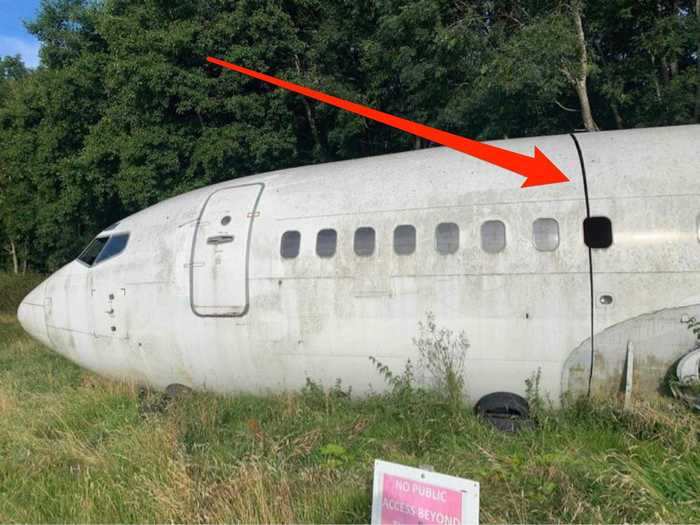 Jones wanted to convert as much of the plane as possible, but also knew he had to transport it 130 miles from the Bruntingthorpe Airfield to his home in Lancashire, so decided to cut off a section just before the wings.