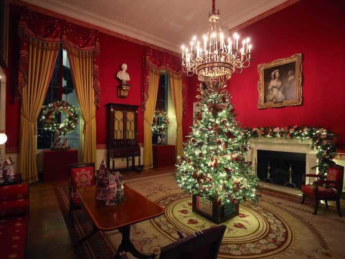 Also on the first floor is the Red Room, which serves as a parlor or sitting room for the president and dignitaries.