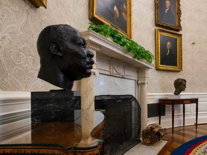 There are also several paintings, busts, and other decorations. Presidents decorate the office to their personal taste.