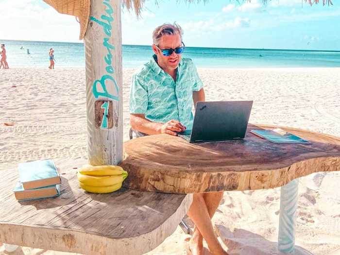 Boardwalk has two outdoor work stations located by the pool and on the beach, which means no more stuffy cubicles or dimly lit home offices.