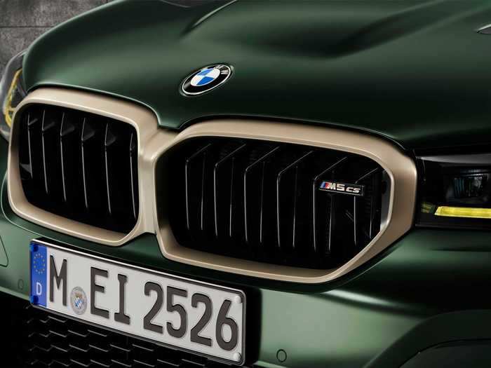 The iconic BMW kidney grille is wrapped in a Gold Bronze finish.